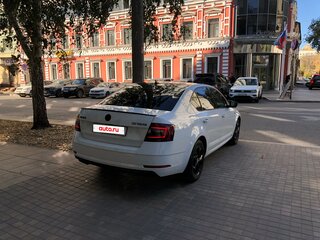 2018 Skoda Octavia III (A7) Рестайлинг, белый, 1850000 рублей, вид 5
