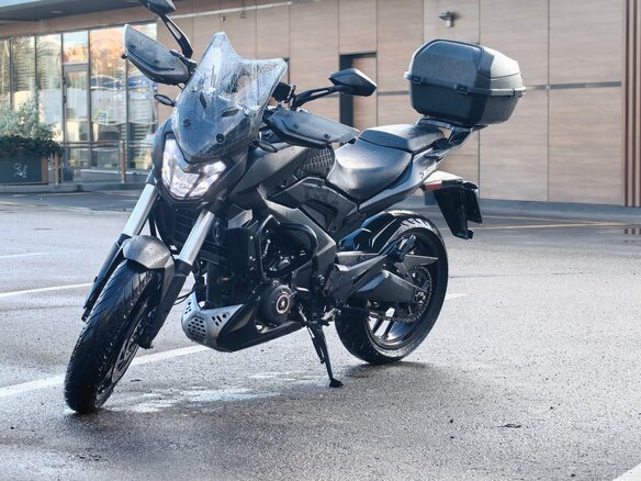 2024 Bajaj Dominar 400, чёрный, 360000 рублей - вид 1