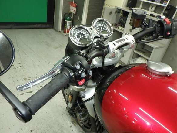 2024 Triumph Speed Twin, красный, 1220000 рублей - вид 13