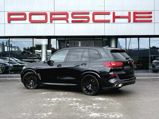 2019 BMW X5 M50d IV (G05/G18), чёрный, 5740000 рублей, вид 3