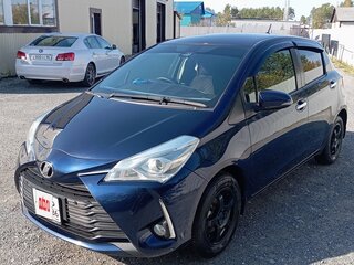 2019 Toyota Vitz III (XP130) Рестайлинг, синий, 1330000 рублей, вид 4
