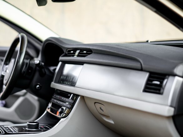 2016 Jaguar XF II, чёрный, 1890000 рублей - вид 20