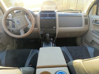 2010 Ford Escape II, белый, 650000 рублей, вид 3