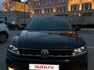 2017 Volkswagen Tiguan II, чёрный, 2550000 рублей, вид 4