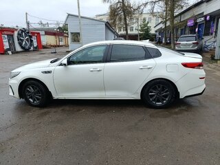 2019 Kia Optima IV Рестайлинг, белый, 1200000 рублей, вид 4