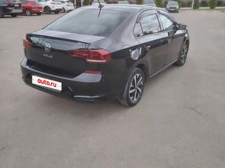 2021 Volkswagen Polo VI, чёрный, 1550000 рублей, вид 4