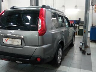 2014 Nissan X-Trail II Рестайлинг, серый, 1340000 рублей, вид 3