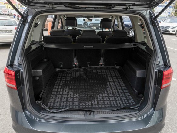 2019 Volkswagen Touran II, серый, 1819000 рублей - вид 21