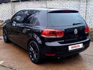 2011 Volkswagen Golf VI, чёрный, 800000 рублей, вид 2