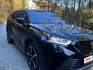 2022 Toyota Crown Kluger, чёрный, 5500000 рублей, вид 2