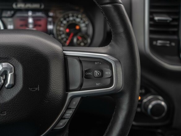 2018 Ram 1500 Crew Cab IV (DS/DJ), синий - вид 31