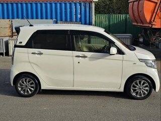 2017 Honda N-WGN I Рестайлинг, белый, 690000 рублей, вид 5