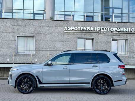 2025 BMW X7 40d I (G07) Рестайлинг, серый, 16850000 рублей, вид 2