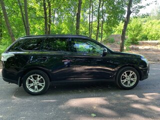 2012 Mitsubishi Outlander III, чёрный, 1500000 рублей, вид 2