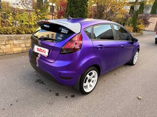 2017 Ford Fiesta Mk6 Рестайлинг, красный, 890000 рублей, вид 4