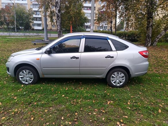 2014 Lada (ВАЗ) Granta I, серебристый, 390000 рублей - вид 3