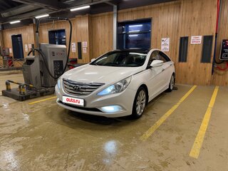 2010 Hyundai Sonata VI (YF), белый, 900000 рублей, вид 4