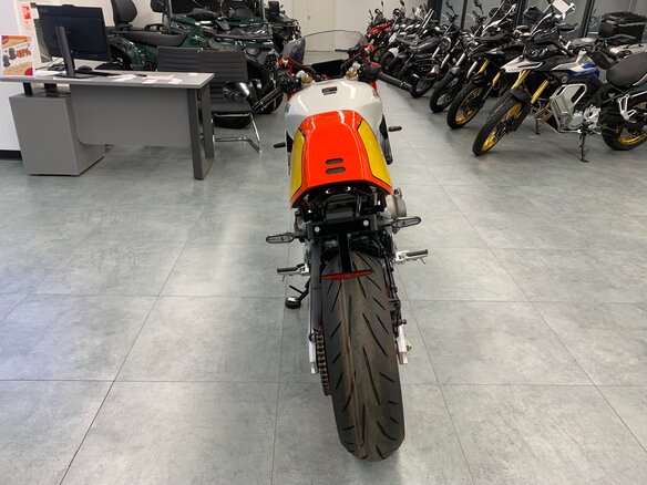 2024 Yamaha XSR900, белый, 1290000 рублей - вид 6