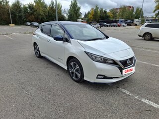 2019 Nissan Leaf II (ZE1), белый, 2500000 рублей, вид 3