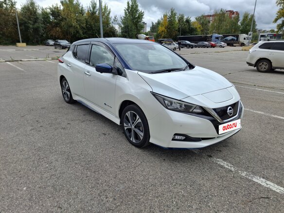2019 Nissan Leaf II (ZE1), белый, 2500000 рублей - вид 2