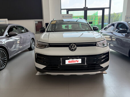 2026 Volkswagen Tharu XR, серый, 2180000 рублей, вид 2