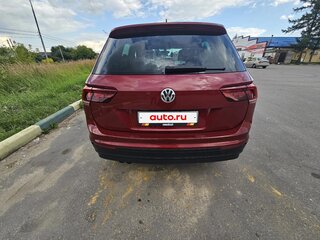 2018 Volkswagen Tiguan II, пурпурный, 2180000 рублей, вид 4