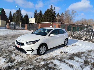 2022 Kia Ceed III Рестайлинг, белый, 2300000 рублей, вид 1