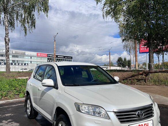 2011 Toyota RAV4 III (XA30) Рестайлинг, белый, 1570000 рублей - вид 3