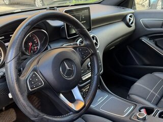 2016 Mercedes-Benz A-Класс 180 III (W176) Рестайлинг, чёрный, 1700000 рублей, вид 5