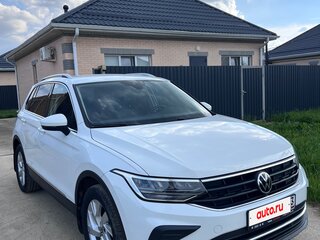2021 Volkswagen Tiguan II Рестайлинг, белый, 2515000 рублей, вид 2