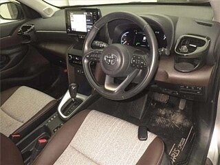 2023 Toyota Yaris Cross I, серебристый, 1710000 рублей, вид 4