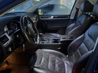 2016 Volkswagen Touareg II Рестайлинг, синий, 2450000 рублей, вид 4