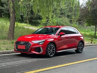 2021 Audi A3 Sportback 35 TFSI IV (8Y), красный, 1620000 рублей, вид 1