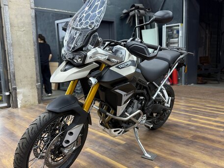 2023 Triumph Tiger 900, серебристый, 1770000 рублей, вид 3
