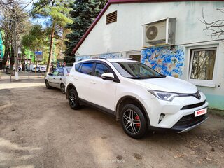 2017 Toyota RAV4 IV (XA40) Рестайлинг, белый, 2350000 рублей, вид 1