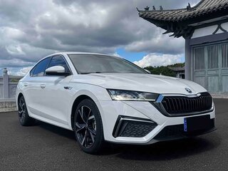 2022 Skoda Octavia IV (A8), белый, 1750000 рублей, вид 5