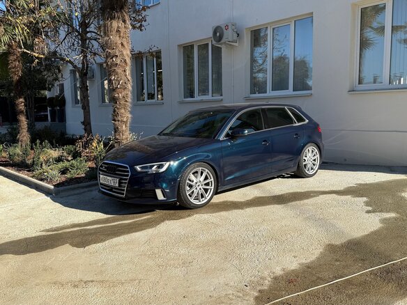 2018 Audi A3 III (8V) Рестайлинг, синий, 2250000 рублей