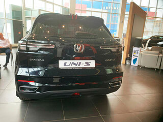 2025 Changan UNI-S I, чёрный, 3179900 рублей, вид 4