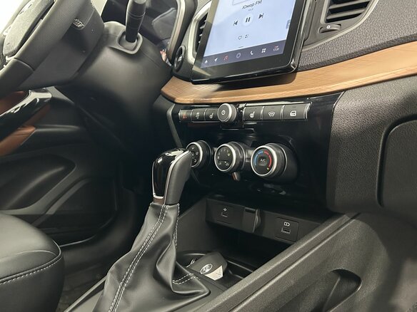 2026 Lada (ВАЗ) Vesta SW Cross I Рестайлинг (NG), белый - вид 23