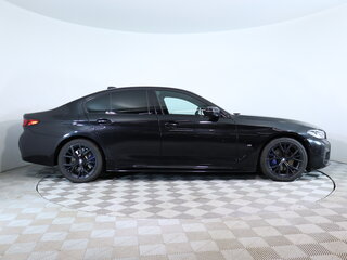 2020 BMW 5 серии 530d xDrive VII (G30/G31/G38) Рестайлинг, чёрный, 4500000 рублей, вид 4