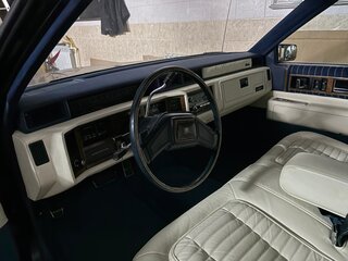 1985 Cadillac DeVille VI, чёрный, 1250000 рублей, вид 3