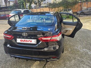 2021 Toyota Camry VIII (XV70) Рестайлинг, чёрный, 3333333 рублей, вид 3