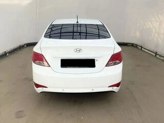 2015 Hyundai Solaris I Рестайлинг, белый, 620000 рублей, вид 4