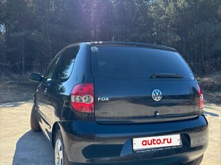 2010 Volkswagen Fox II Рестайлинг, чёрный, 530000 рублей, вид 4