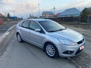2010 Ford Focus II Рестайлинг, серебристый, 455000 рублей, вид 5