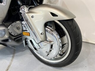 2002 Honda GL 1800 Gold Wing, серебристый, 1110000 рублей, вид 5