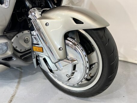 2002 Honda GL 1800 Gold Wing, серебристый, 1110000 рублей, вид 5