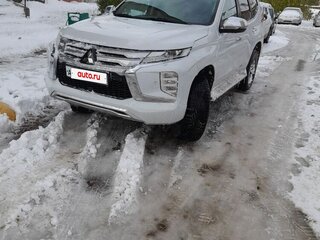 2021 Mitsubishi Montero Sport III Рестайлинг, белый, 4050000 рублей, вид 3