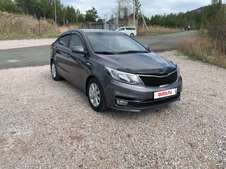 2017 Kia Rio III Рестайлинг, серый, 830000 рублей, вид 3