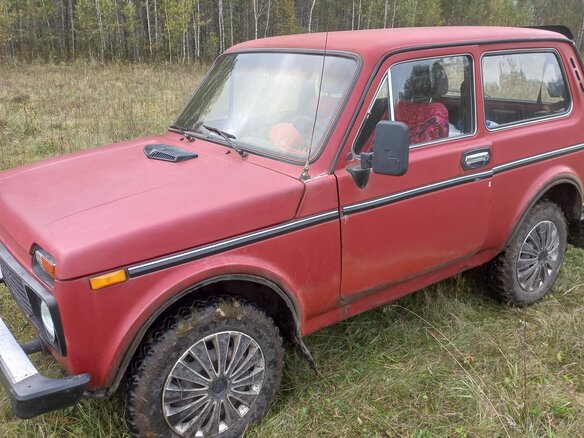 1997 Lada (ВАЗ) 2121 (4x4) I Рестайлинг, пурпурный, 150000 рублей - вид 1